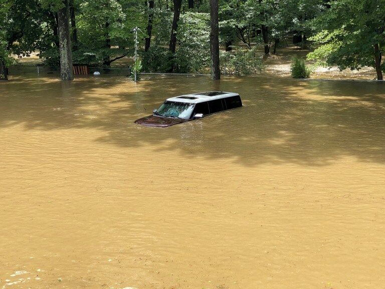 NWK motel flood 080420